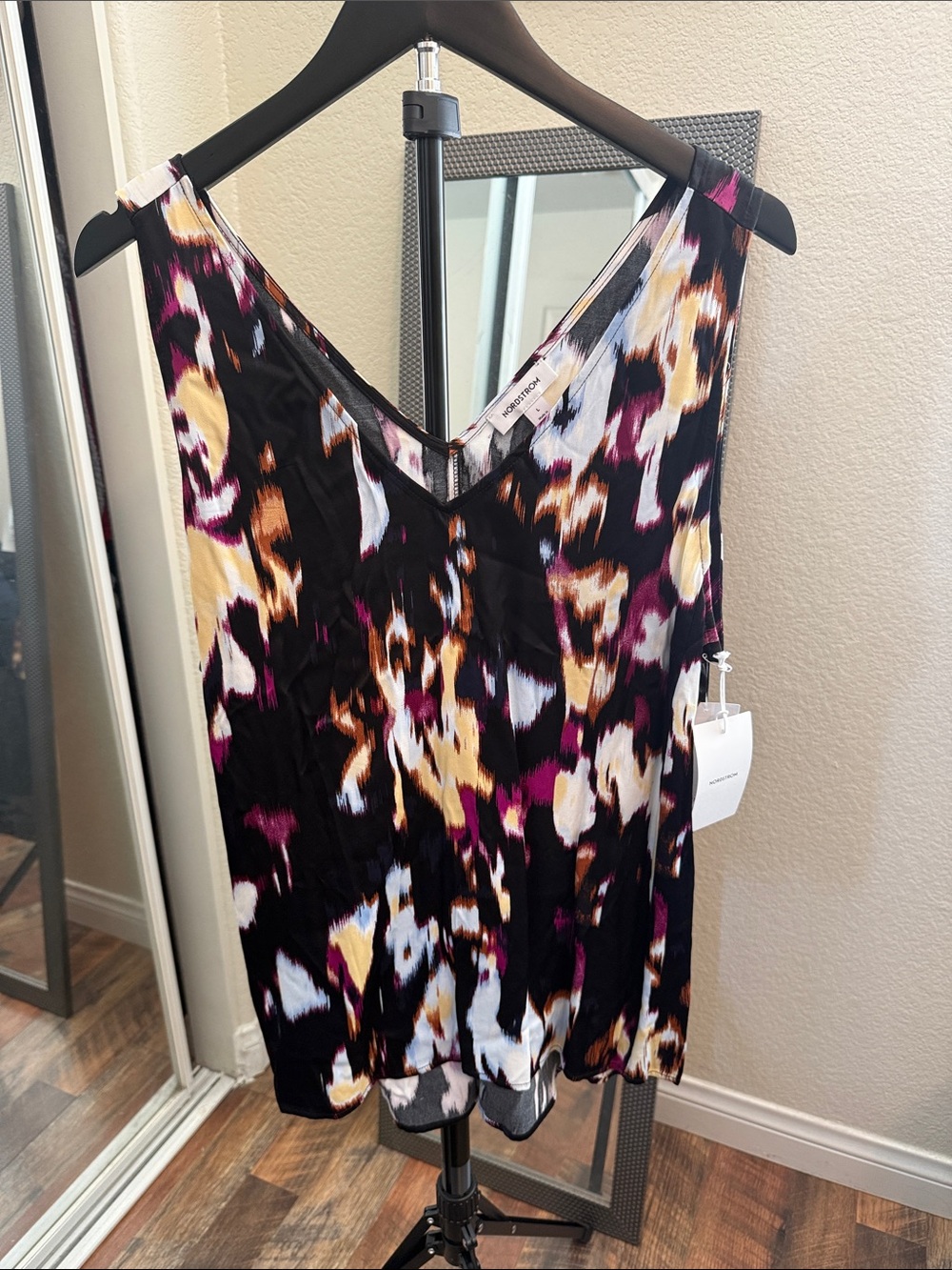 Nordstrom Black Abstract Print V-Neck Camisole